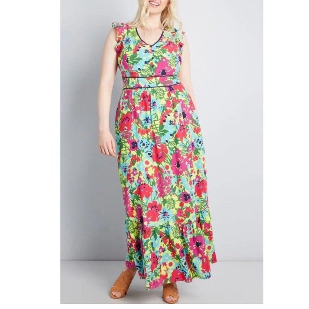 ModCloth 4x dress. Eyes on You-flutter sleeve, maxi dress. Washed but not worn.
